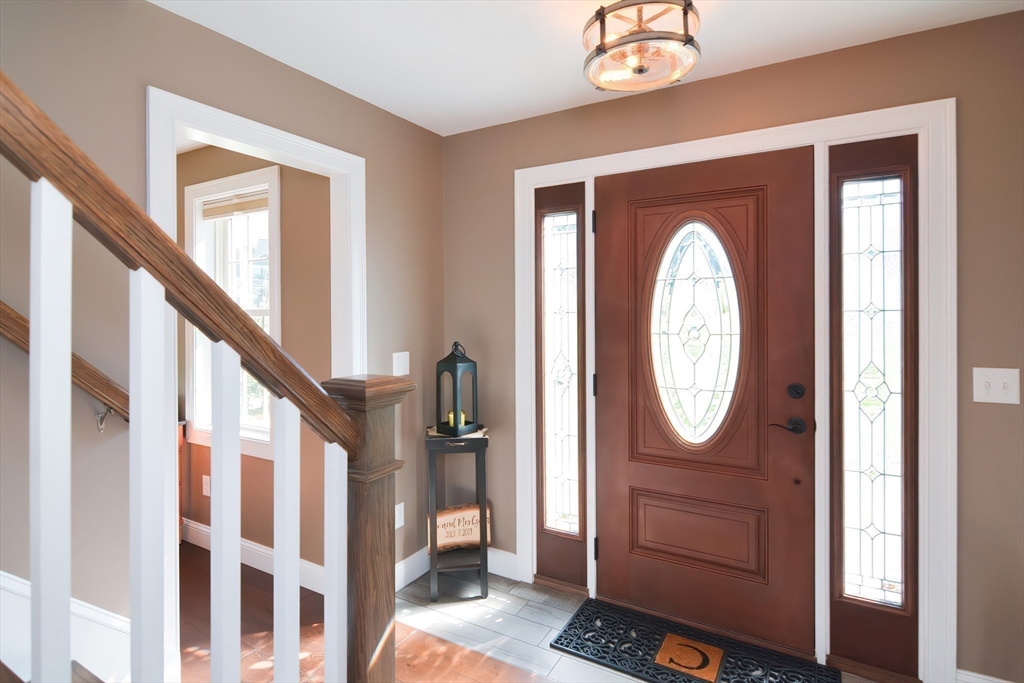 310 Main Street Rutland, MA 01543 - Photo 19 of 39 a view of a hallway with entryway