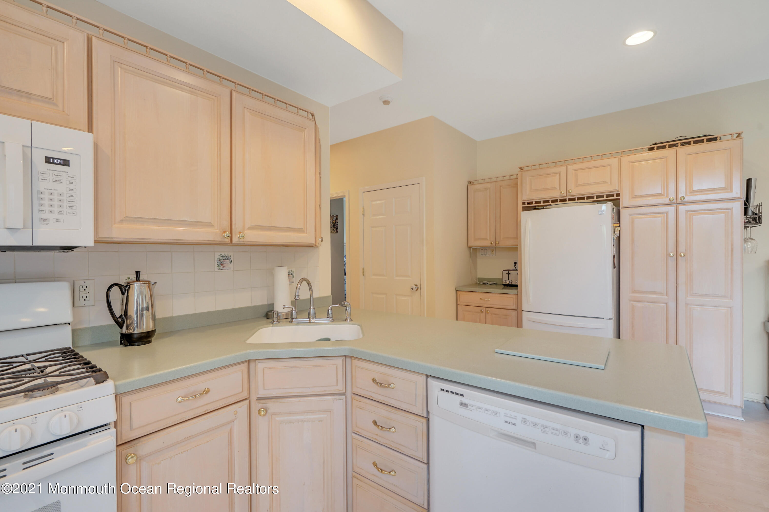 9 Tower Road Freehold, NJ 07728 - Photo 33 of 71 033_ev203447
