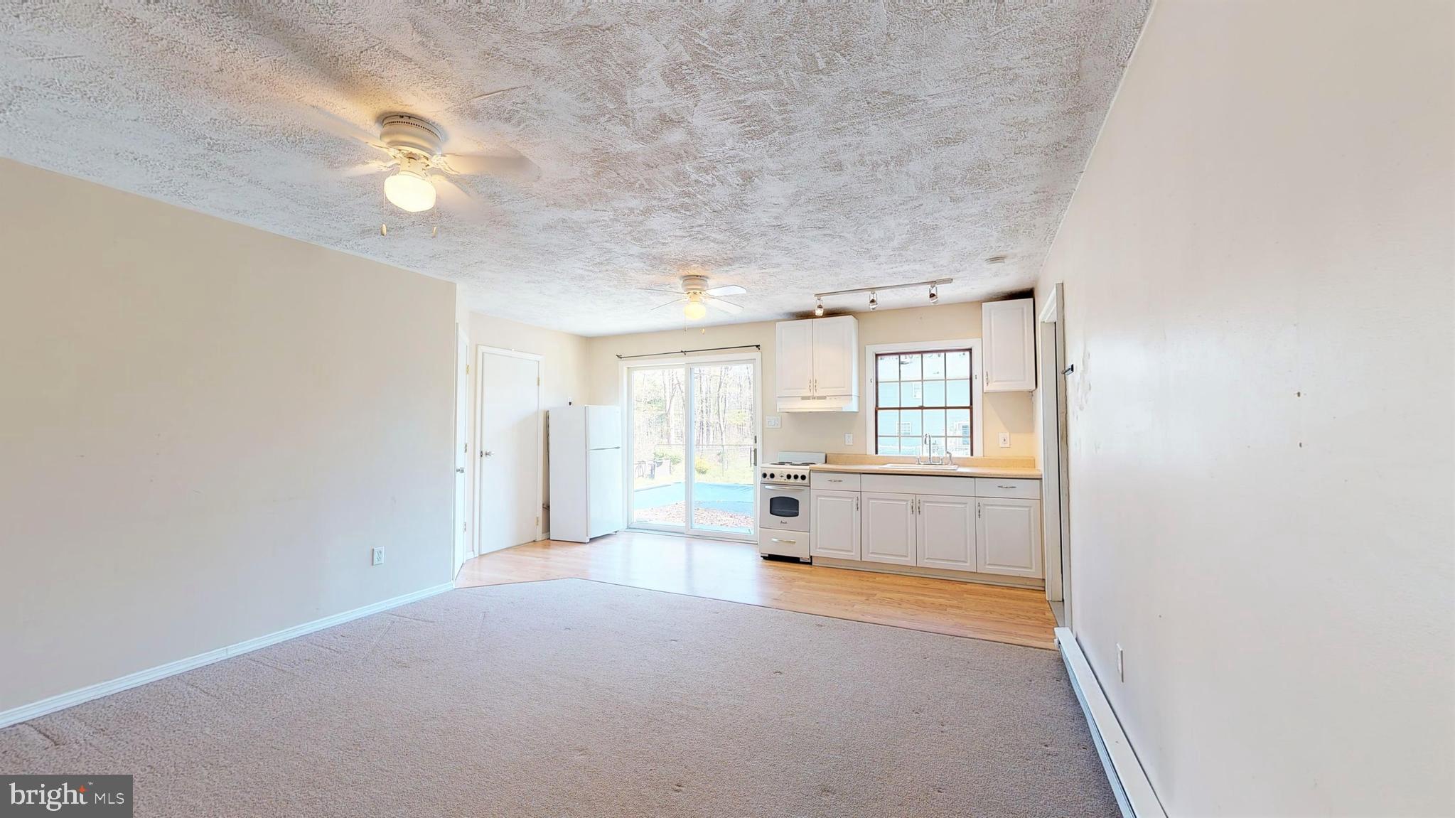 587 Pinehurst Road Cream Ridge, NJ 08514 - Photo 26 of 30 Guest House Living Room