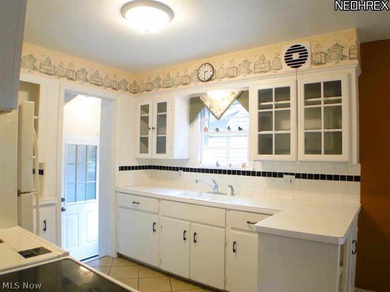 1626 Fairfax Road Akron, OH 44313 - Photo 3 of 25 Gallery Image 3