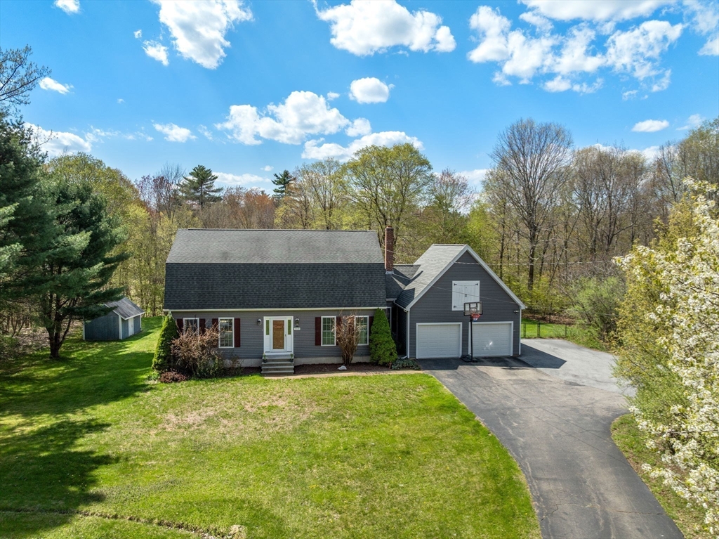 260 Holland Road Sturbridge, MA 01518 - Photo 3 of 38 Gallery Image 3