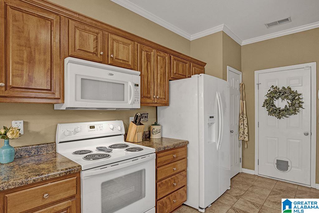 237 Forest Village Lane Alabaster, AL 35007 - Photo 4 of 21