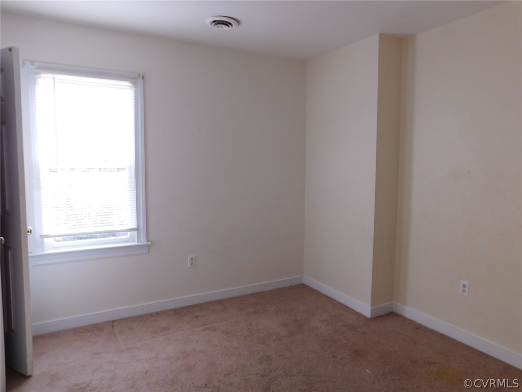 13020 Singer Road Midlothian, VA 23112 - Photo 27 of 33 an empty room with a window