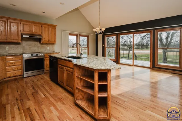 $414,900 | 3807 Southwest Trevino Court, Topeka, KS 66610