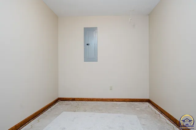 $414,900 | 3807 Southwest Trevino Court, Topeka, KS 66610