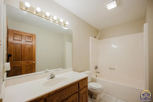 $414,900 | 3807 Southwest Trevino Court, Topeka, KS 66610