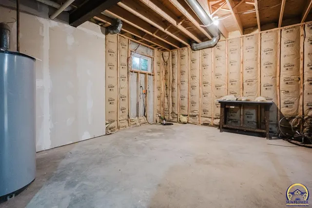 $414,900 | 3807 Southwest Trevino Court, Topeka, KS 66610