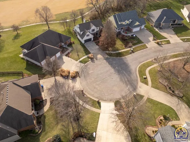 $414,900 | 3807 Southwest Trevino Court, Topeka, KS 66610