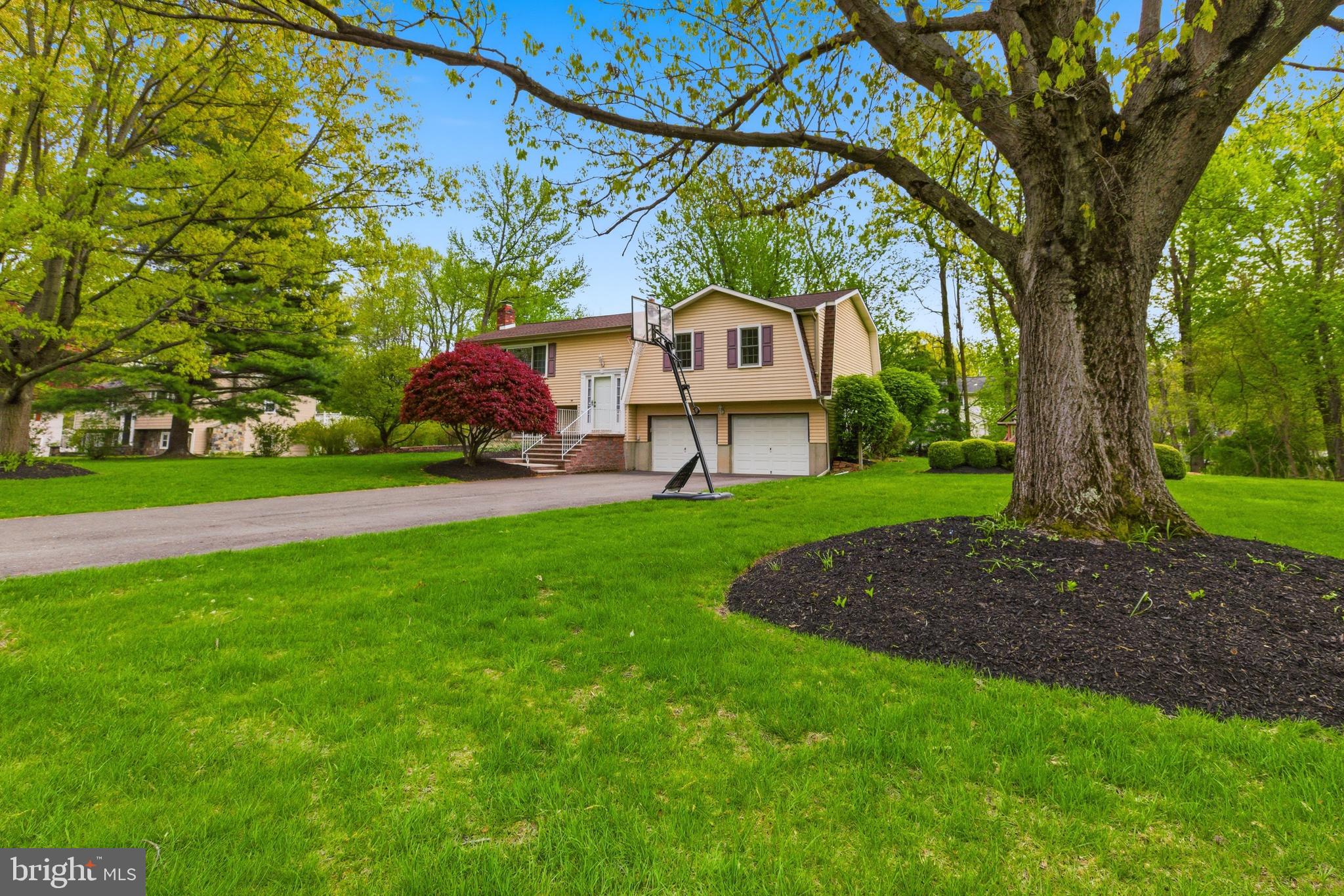 194 Bull Run Road Ewing, NJ 08638 - Photo 2 of 29 a front view of a house with garden