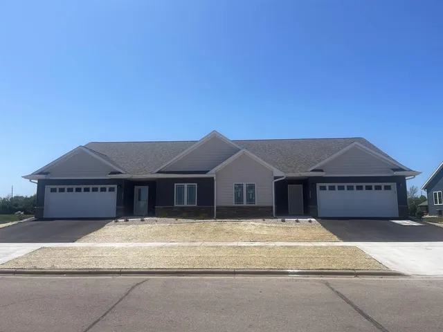 $348,900 | 3137 South Bartells Drive, Beloit, WI 53511