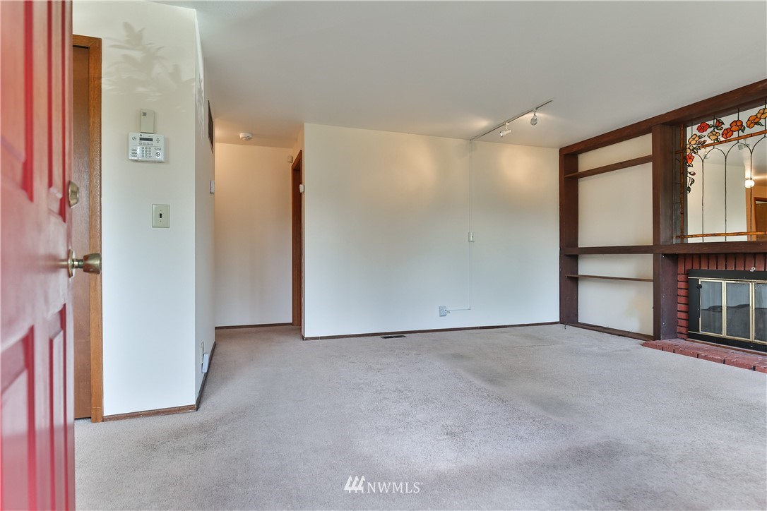 4502 Southeast 3rd Place Renton, WA 98059 - Photo 3 of 14