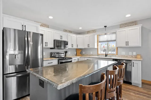 $374,900 | 379 East River Circle, Sauk Centre, MN 56378