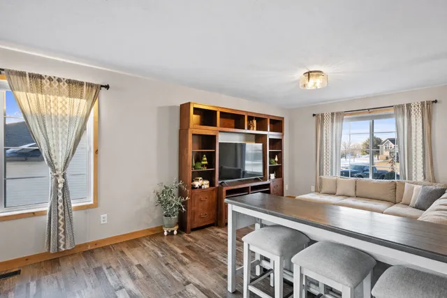 $374,900 | 379 East River Circle, Sauk Centre, MN 56378