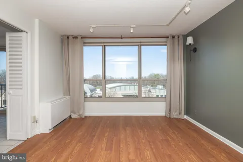 $199,999 | 1001 City Avenue, Unit W813, Wynnewood, PA 19096