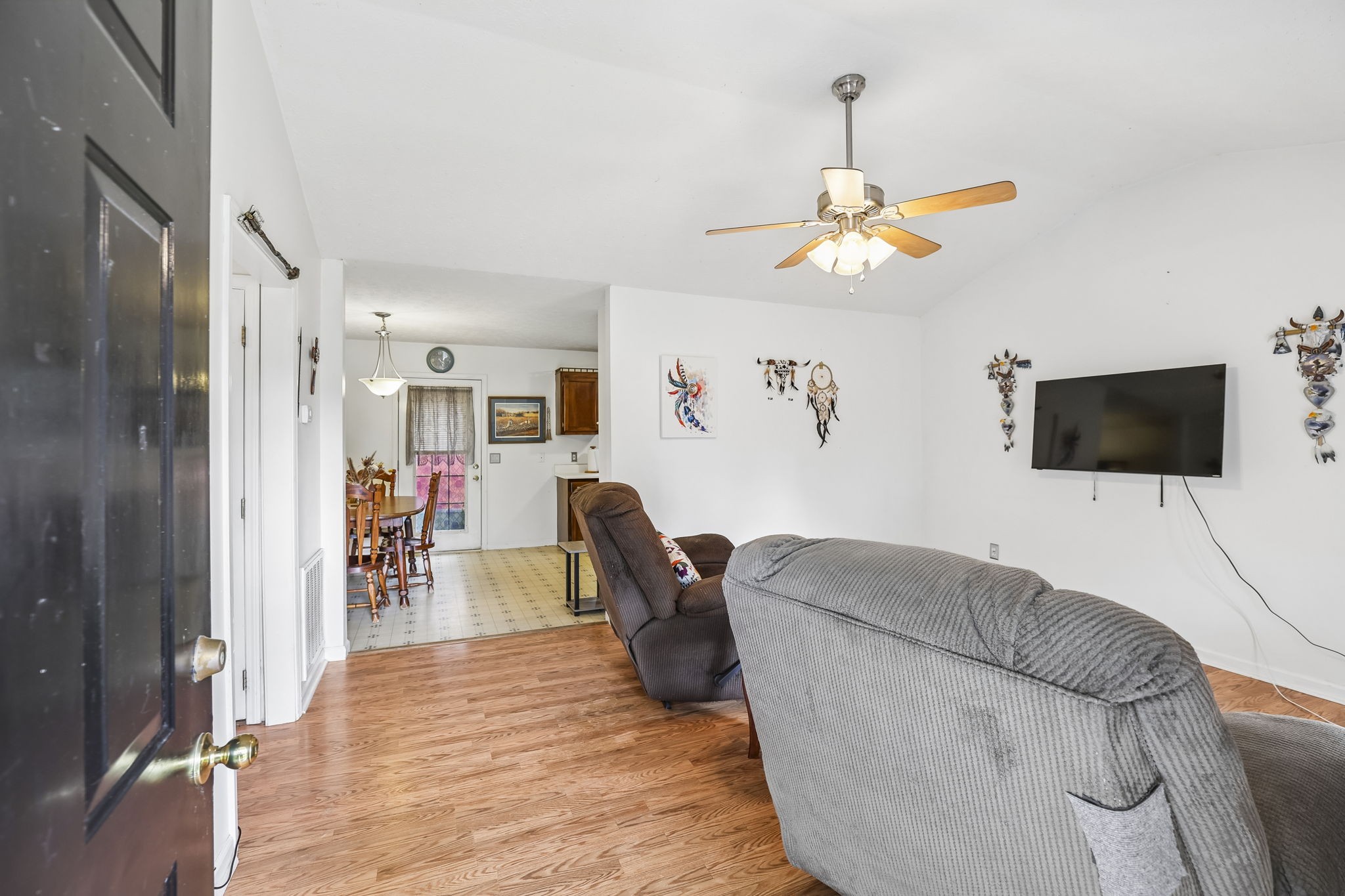 310 Redbud Lane Unionville, TN 37180 - Photo 3 of 18