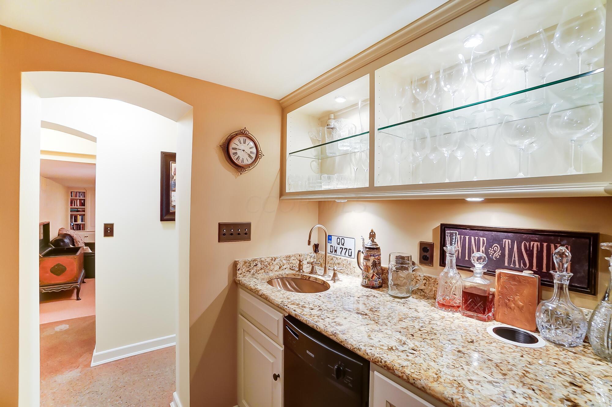 1874 Collingswood Road Upper Arlington, OH 43221 - Photo 85 of 113 089