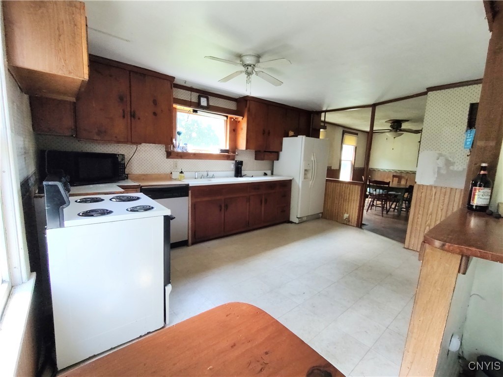 113 Chapel Street Sherrill, NY 13461 - Photo 11 of 45