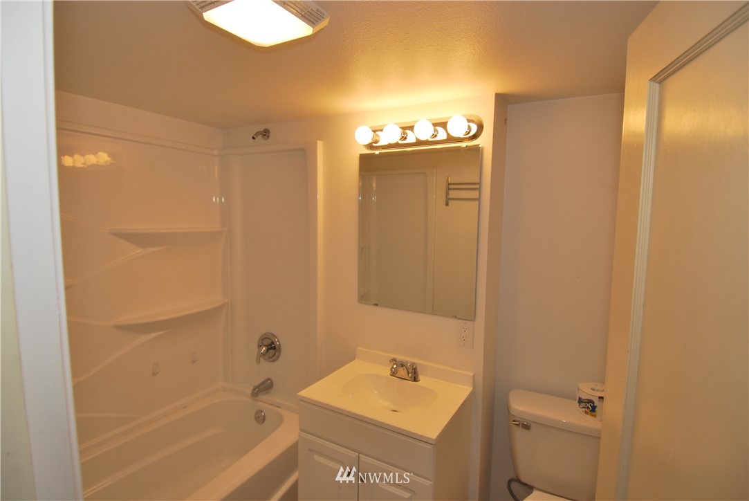 1610 Sheridan Road Bremerton, WA 98310 - Photo 13 of 33 Gallery Image 13