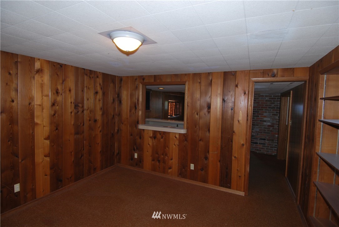 1610 Sheridan Road Bremerton, WA 98310 - Photo 9 of 33 Gallery Image 9