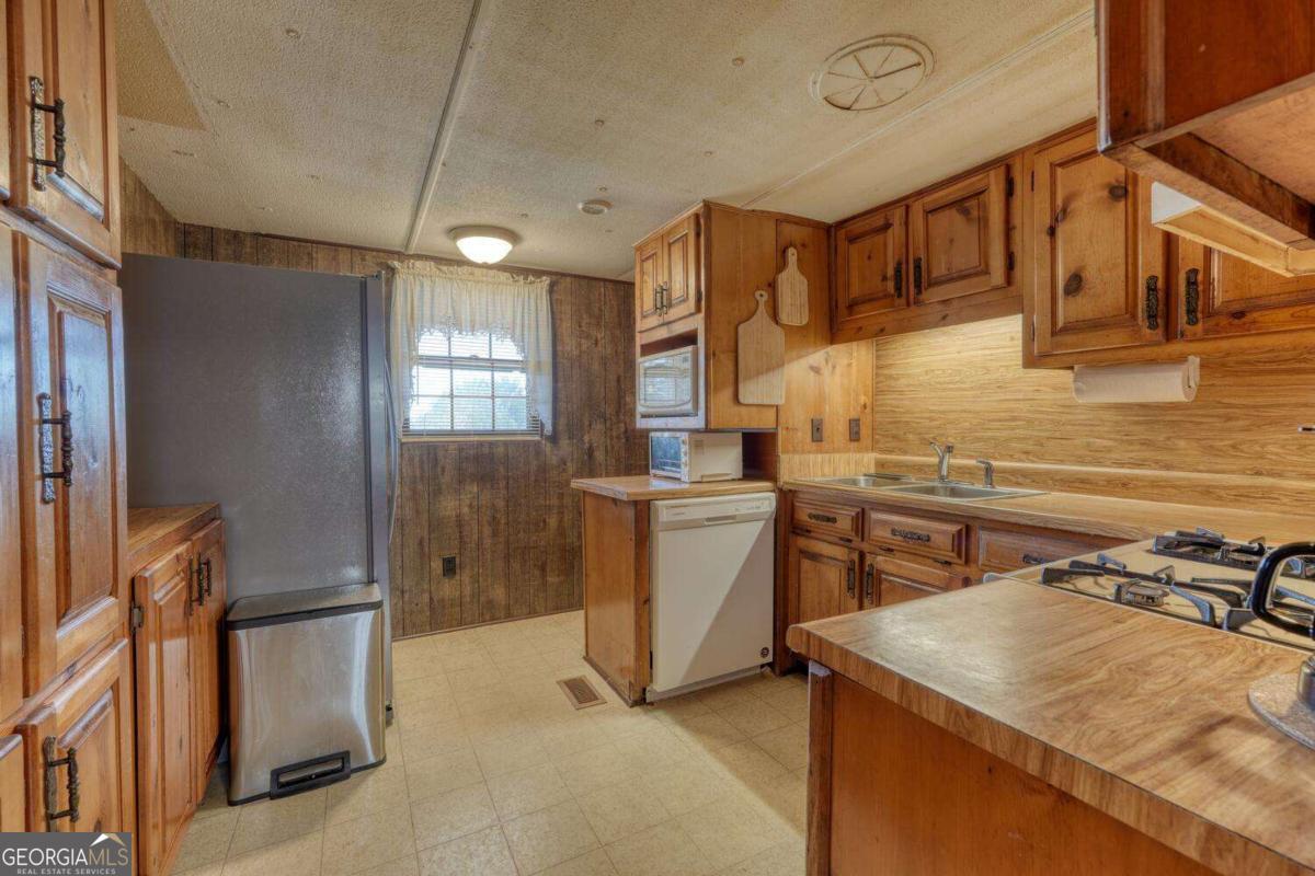 431 Clear Creek Road Ellijay, GA 30536 - Photo 15 of 47