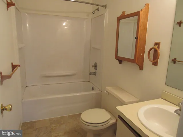 $2,400 | 29 Hawthorne Avenue, Newark, DE 19711