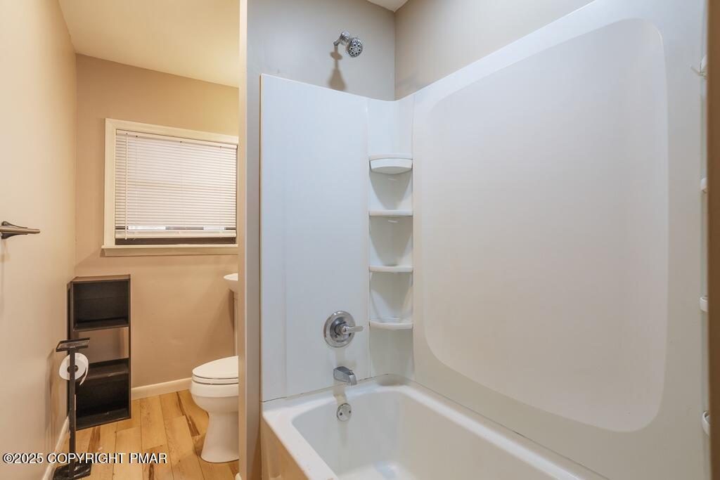 3280 Red Run Road Pocono Summit, PA 18346 - Photo 19 of 35 bathroom
