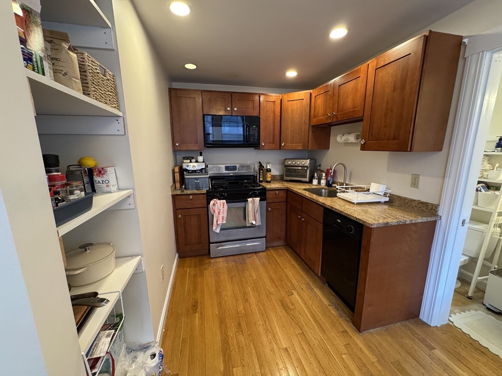205 Endicott Street, Unit 4 Boston, MA 02113 - Photo 2 of 11