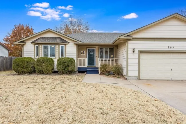 $200,000 | 704 West 15th Street, Newton, KS 67114