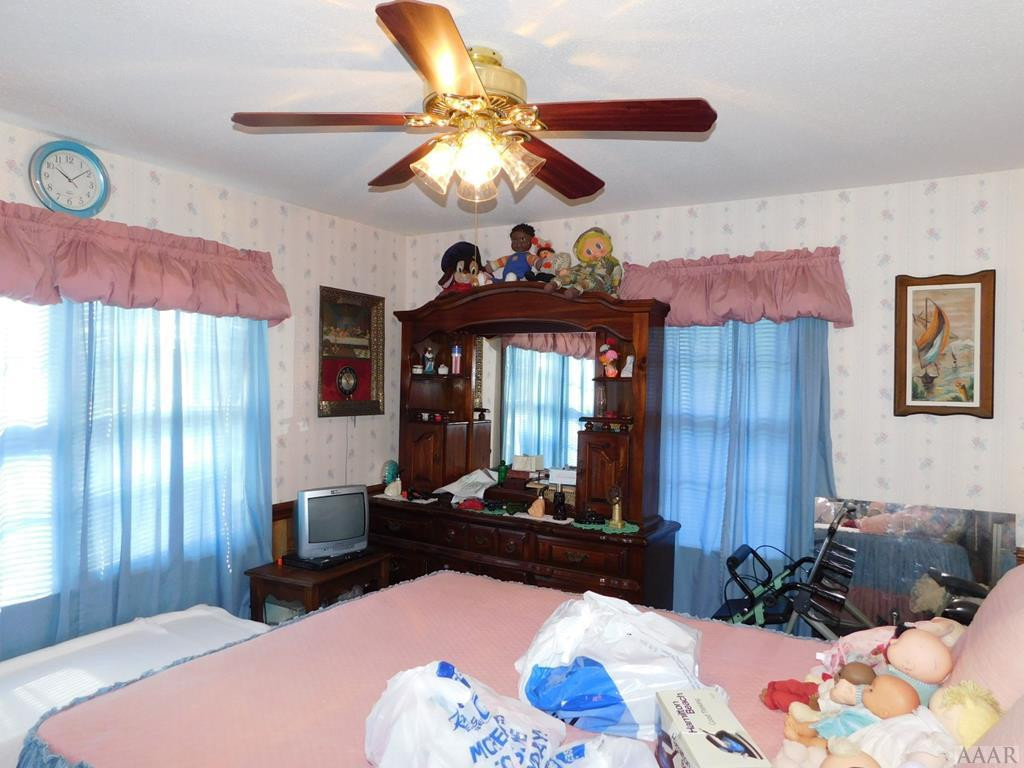 114 W Road Windsor, NC 27983 - Photo 7 of 14 BEDROOM