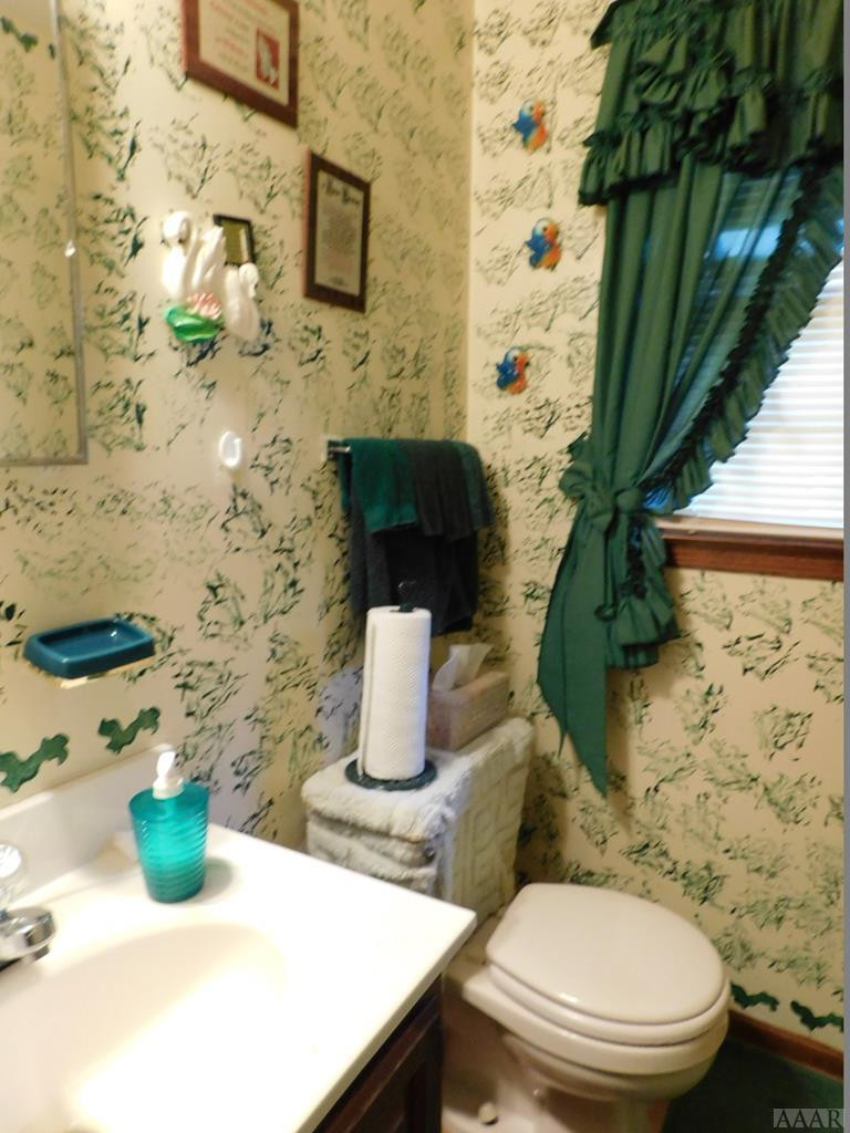 114 W Road Windsor, NC 27983 - Photo 10 of 14 HALF BATH