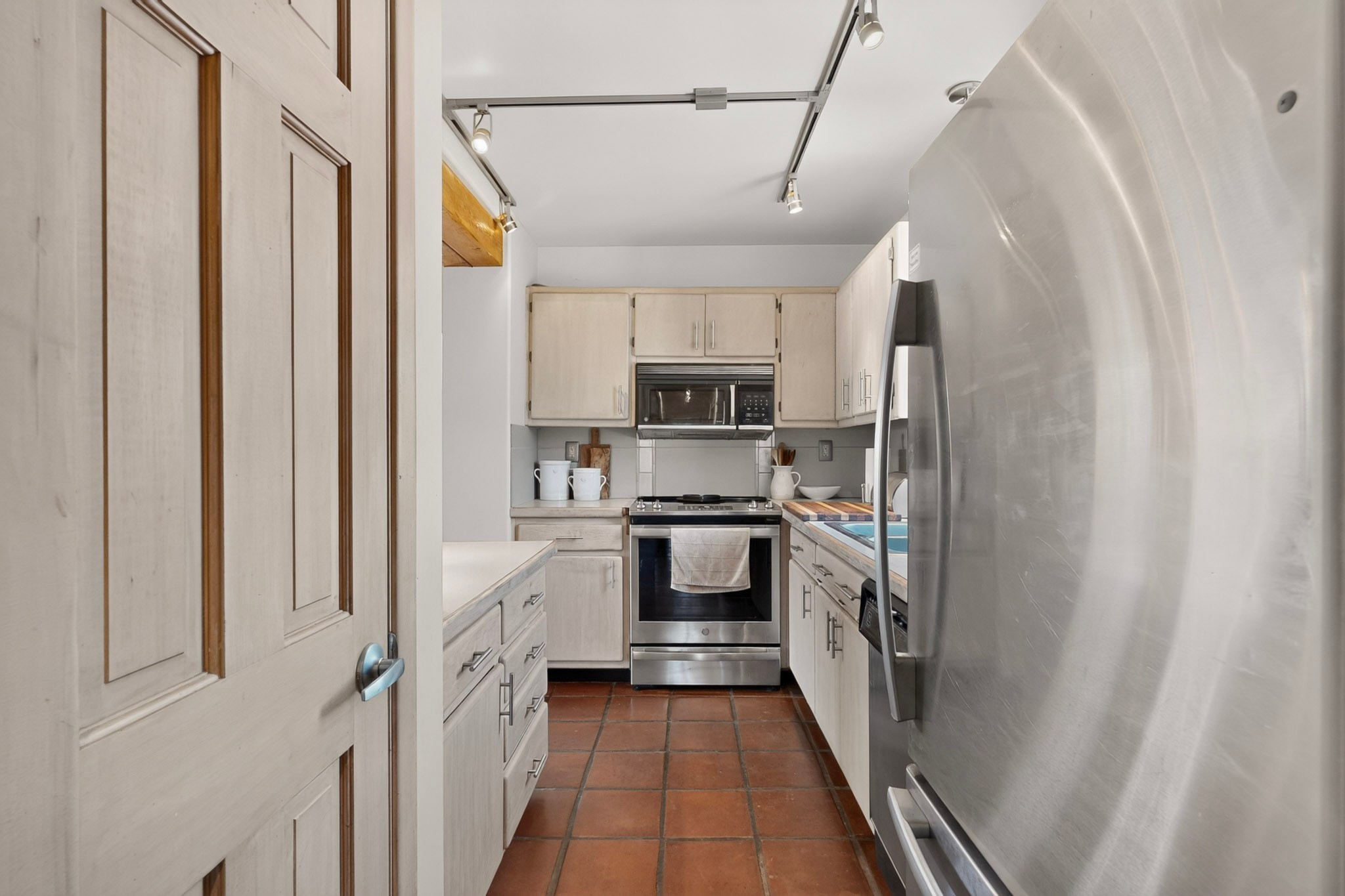 78 Verano Loop Santa Fe, NM 87508 - Photo 22 of 59 Kitchen