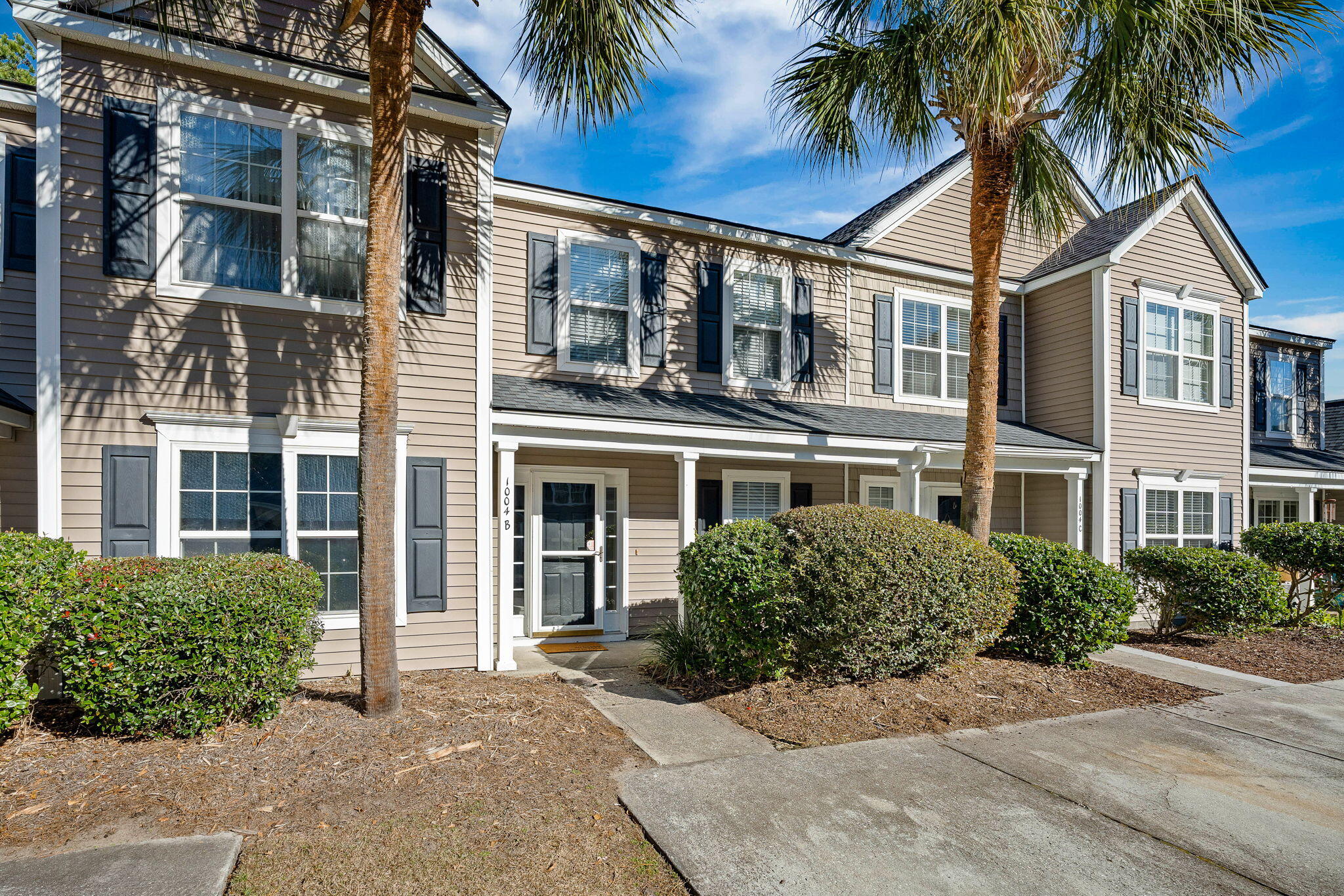 1004 Marsh Grass Way, Unit B Charleston, SC 29492 - Photo 1 of 27 3-web-or-mls-Barclay Media Co -3