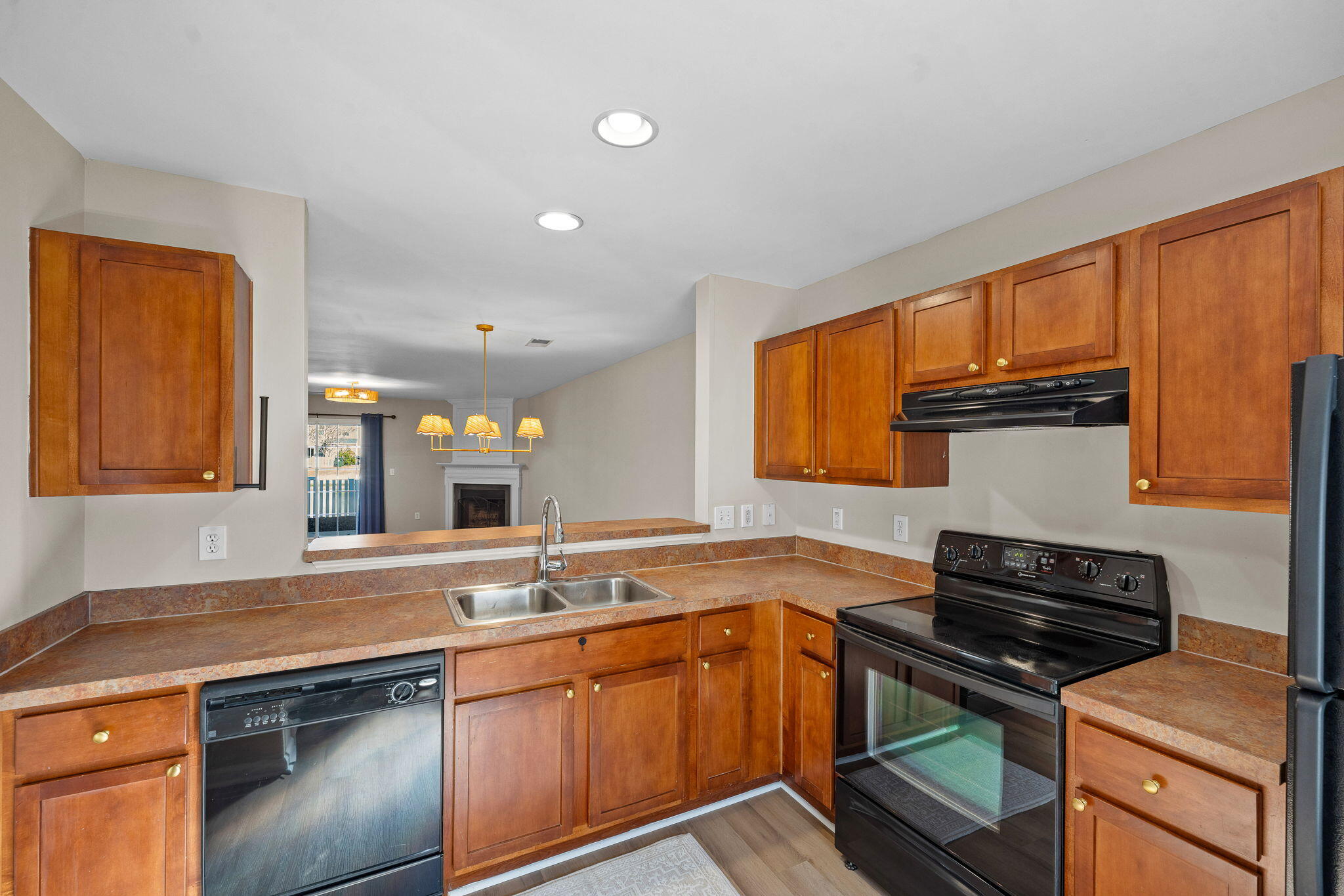 1004 Marsh Grass Way, Unit B Charleston, SC 29492 - Photo 11 of 27 15-web-or-mls-Barclay Media Co -6