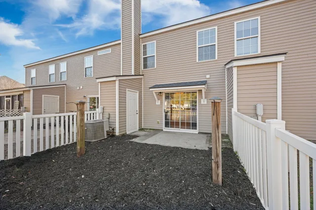 $330,000 | 1004 Marsh Grass Way, Unit B, Charleston, SC 29492