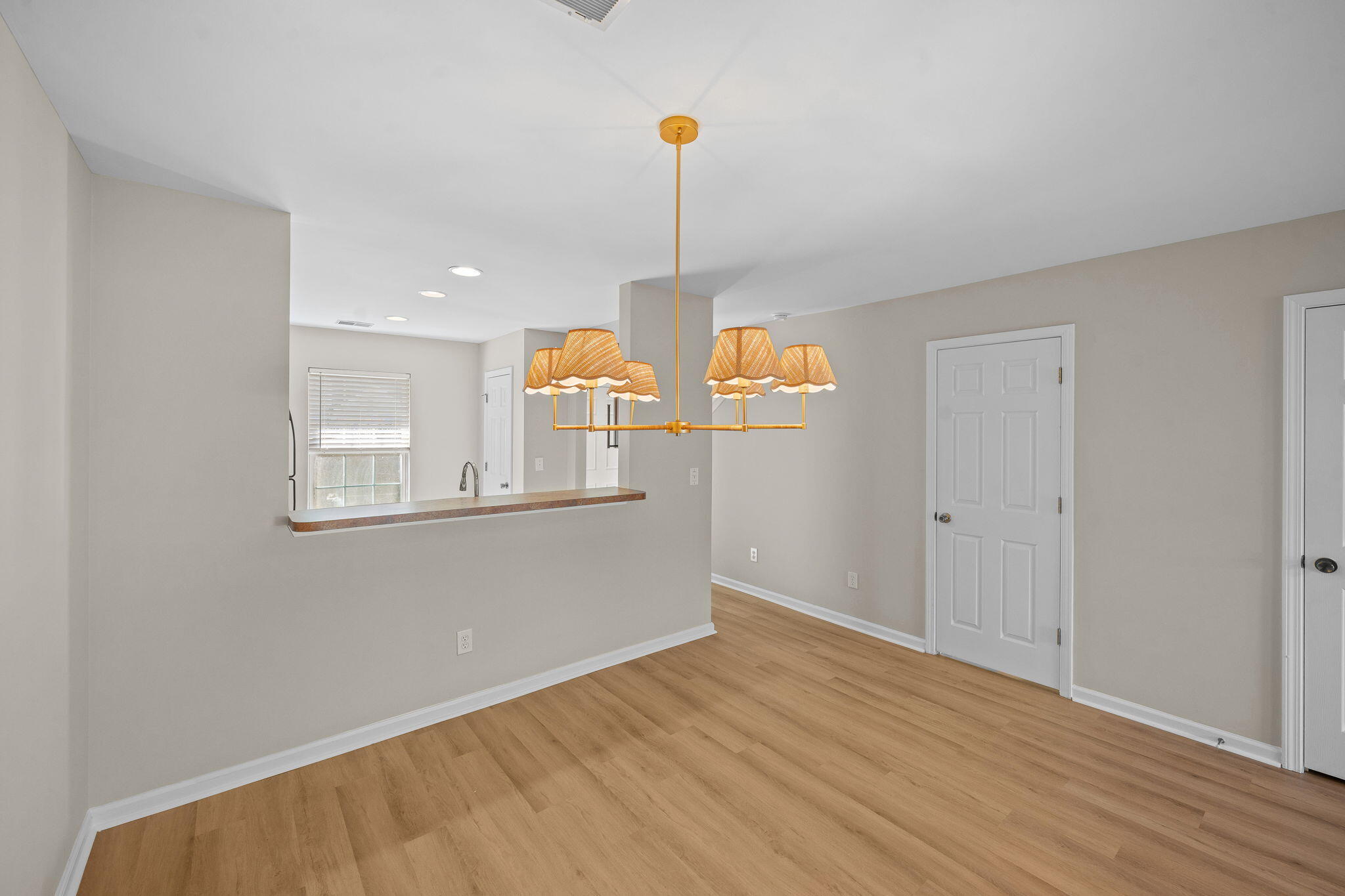 1004 Marsh Grass Way, Unit B Charleston, SC 29492 - Photo 4 of 27 11-web-or-mls-Barclay Media Co -12