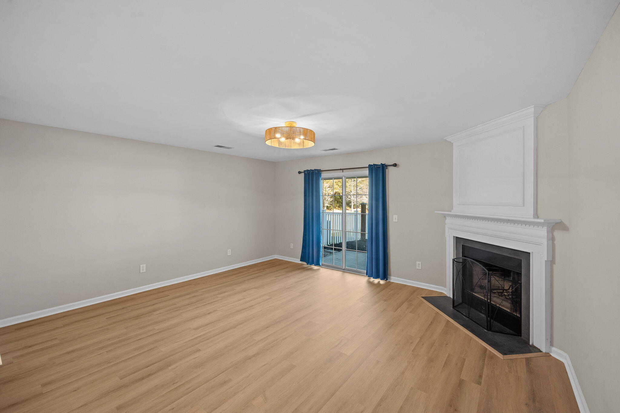 1004 Marsh Grass Way, Unit B Charleston, SC 29492 - Photo 8 of 27 12-web-or-mls-Barclay Media Co -13