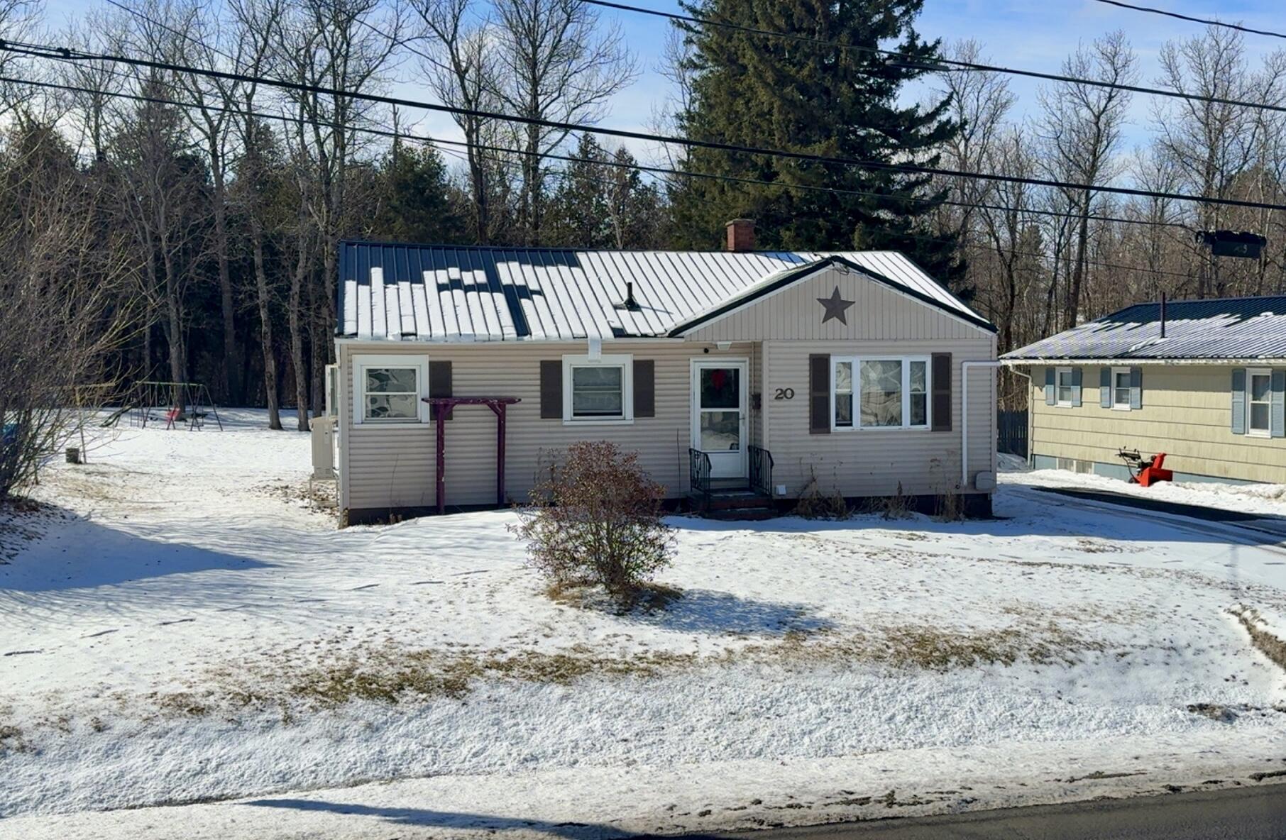 20 Maple Street Presque Isle, ME 04769 - Photo 2 of 17 IMG_4849