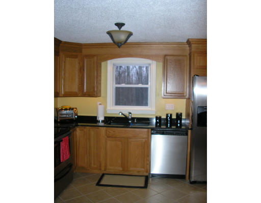 130 Peterson Road Palmer, MA 01069 - Photo 4 of 15