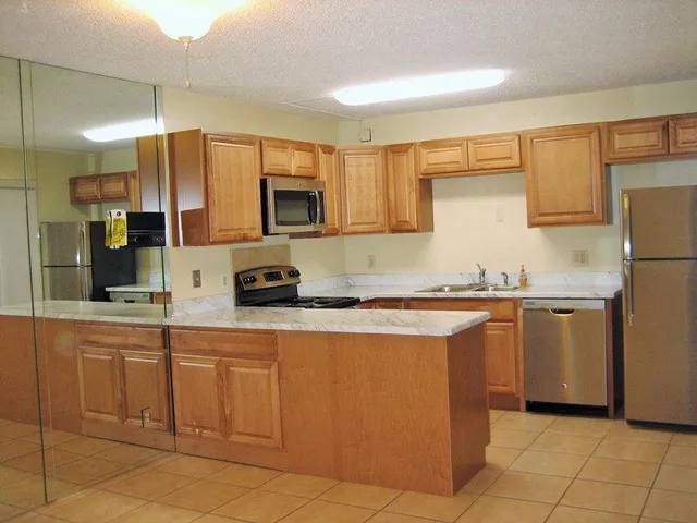 $2,400 | 3216 Spanish Wells Drive, Unit 26D, Delray Beach, FL 33445