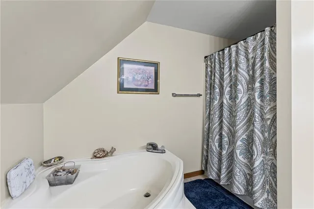 $384,950 | 612 17th Street, Osawatomie, KS 66064