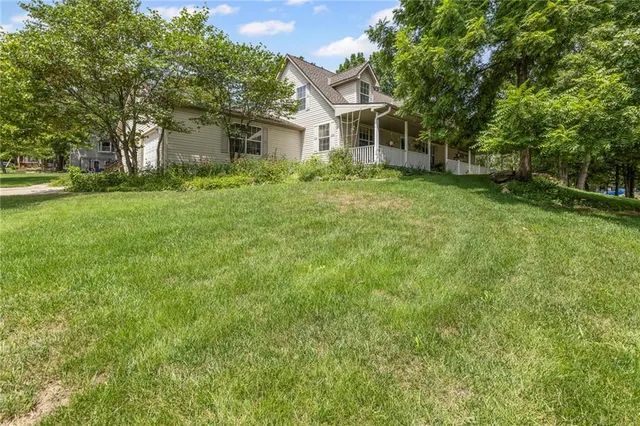 $384,950 | 612 17th Street, Osawatomie, KS 66064