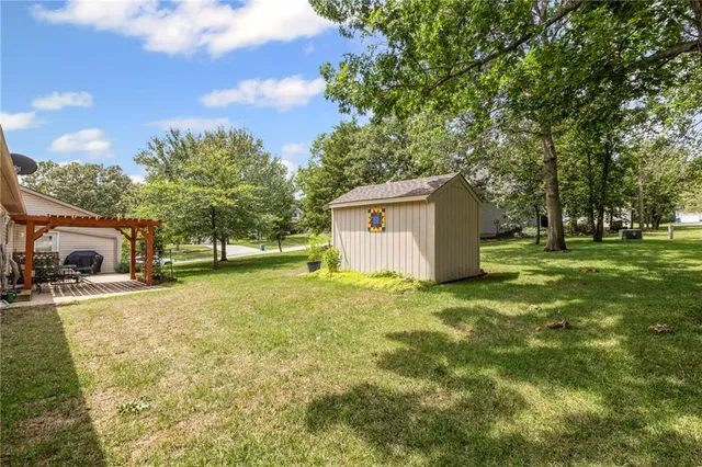 $384,950 | 612 17th Street, Osawatomie, KS 66064