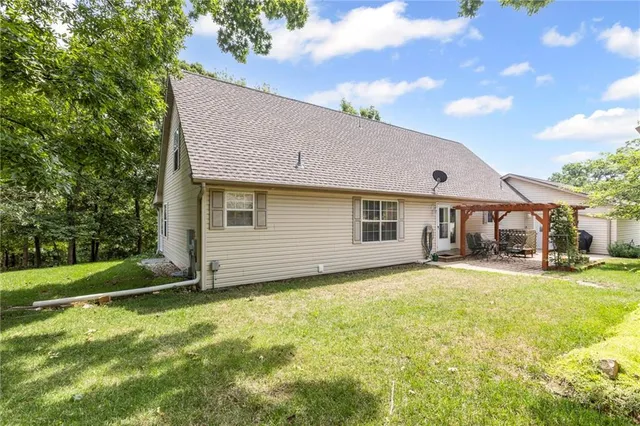$384,950 | 612 17th Street, Osawatomie, KS 66064