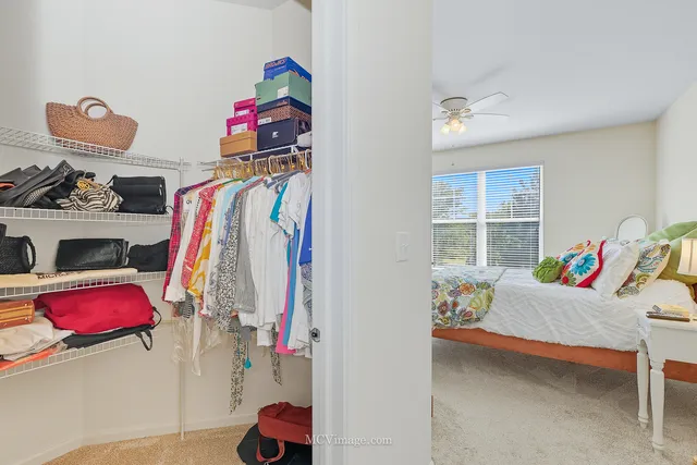 $434,900 | 695 Station Boulevard, Aurora, IL 60504