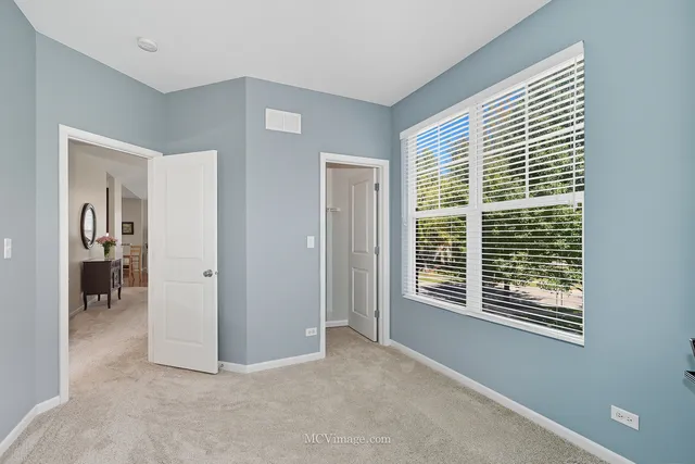 $434,900 | 695 Station Boulevard, Aurora, IL 60504