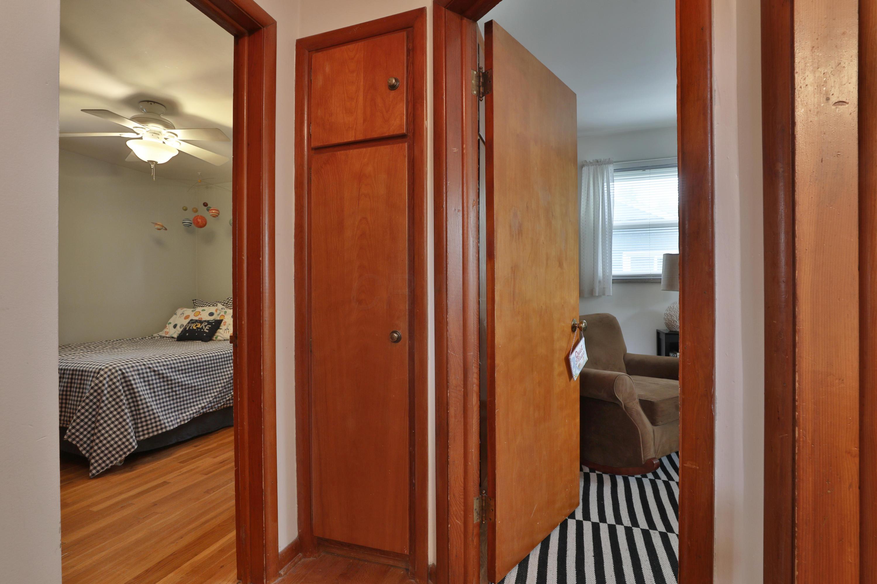 2242 Bristol Road Columbus, OH 43221 - Photo 13 of 33