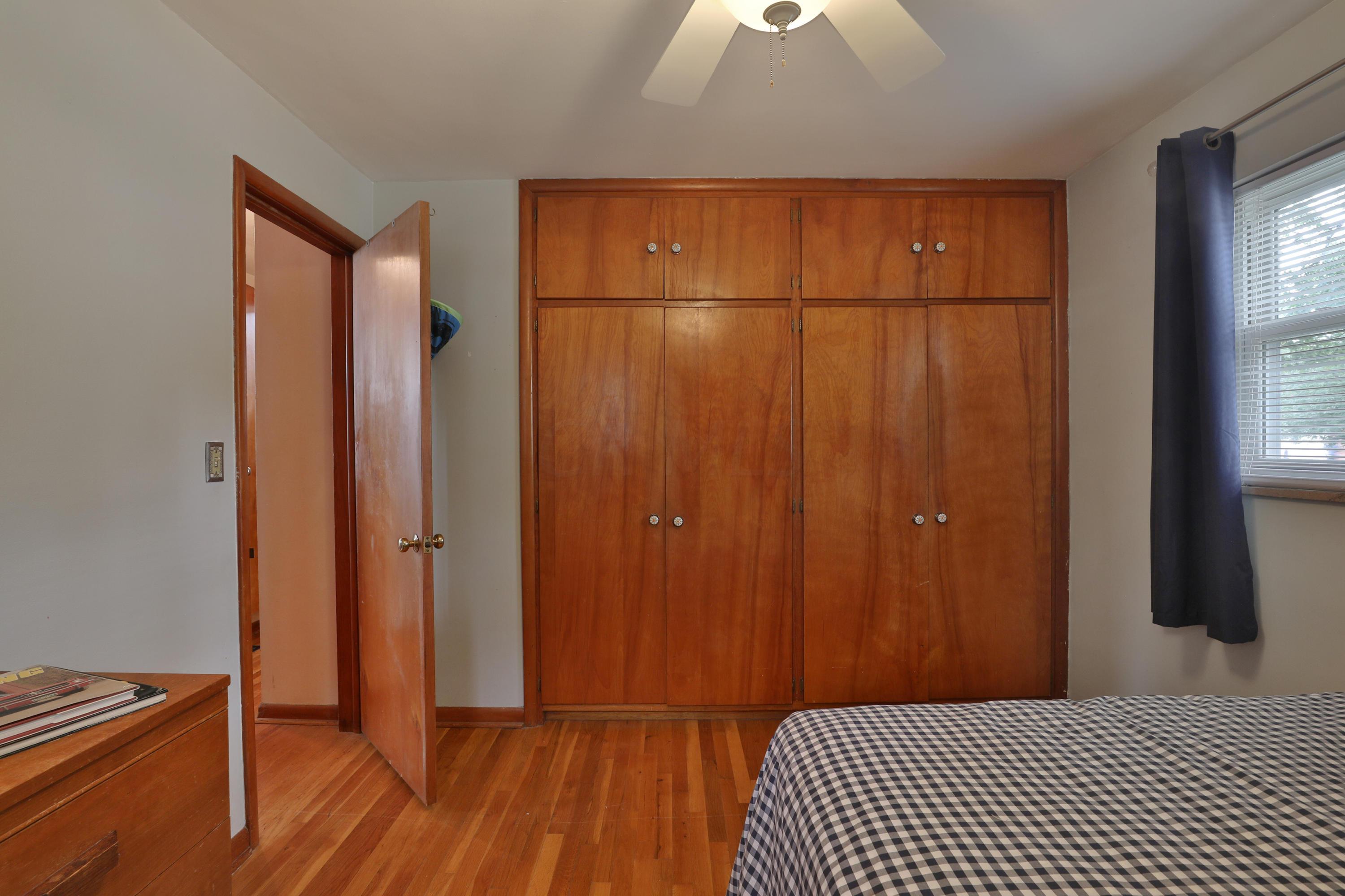 2242 Bristol Road Columbus, OH 43221 - Photo 15 of 33