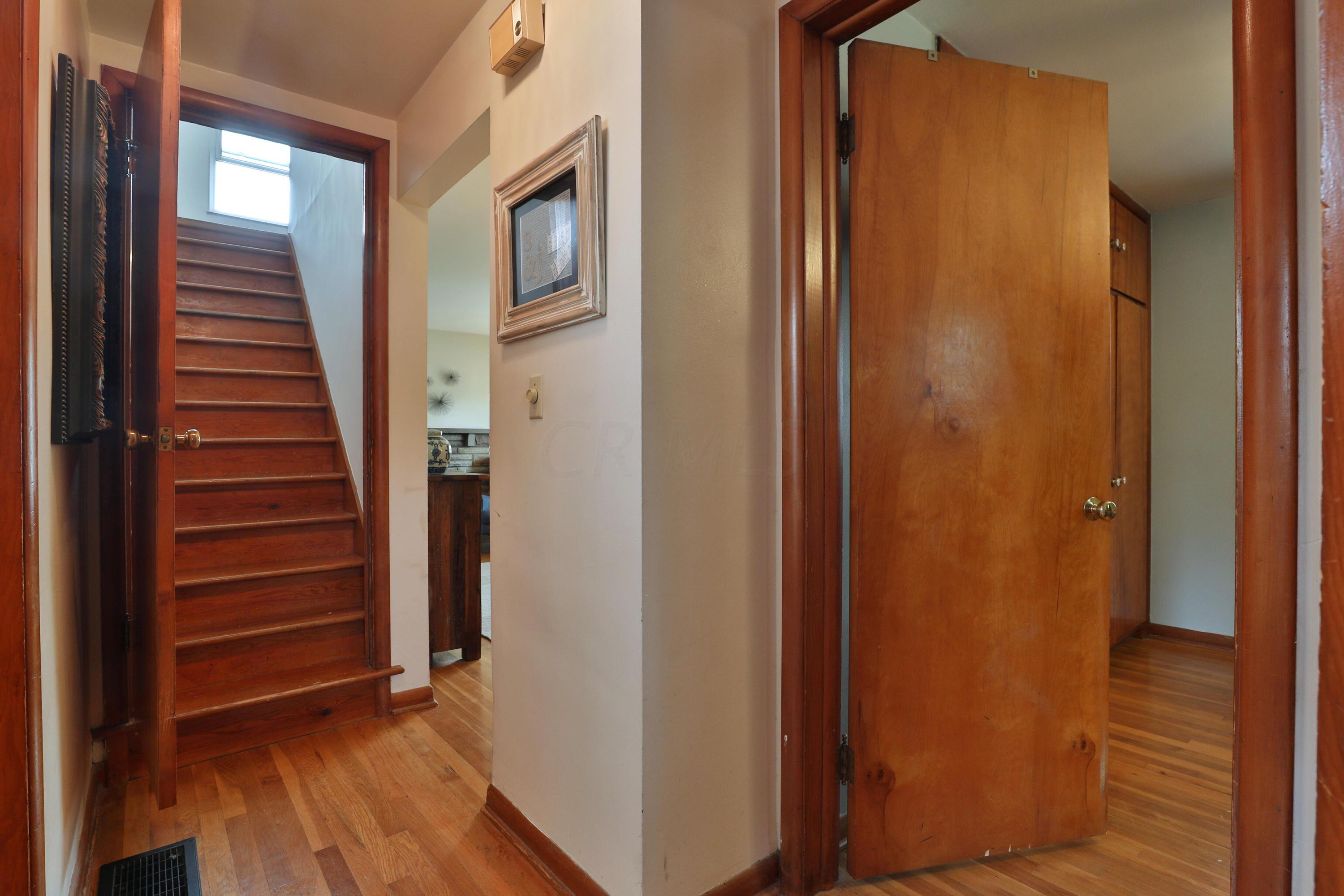 2242 Bristol Road Columbus, OH 43221 - Photo 19 of 33