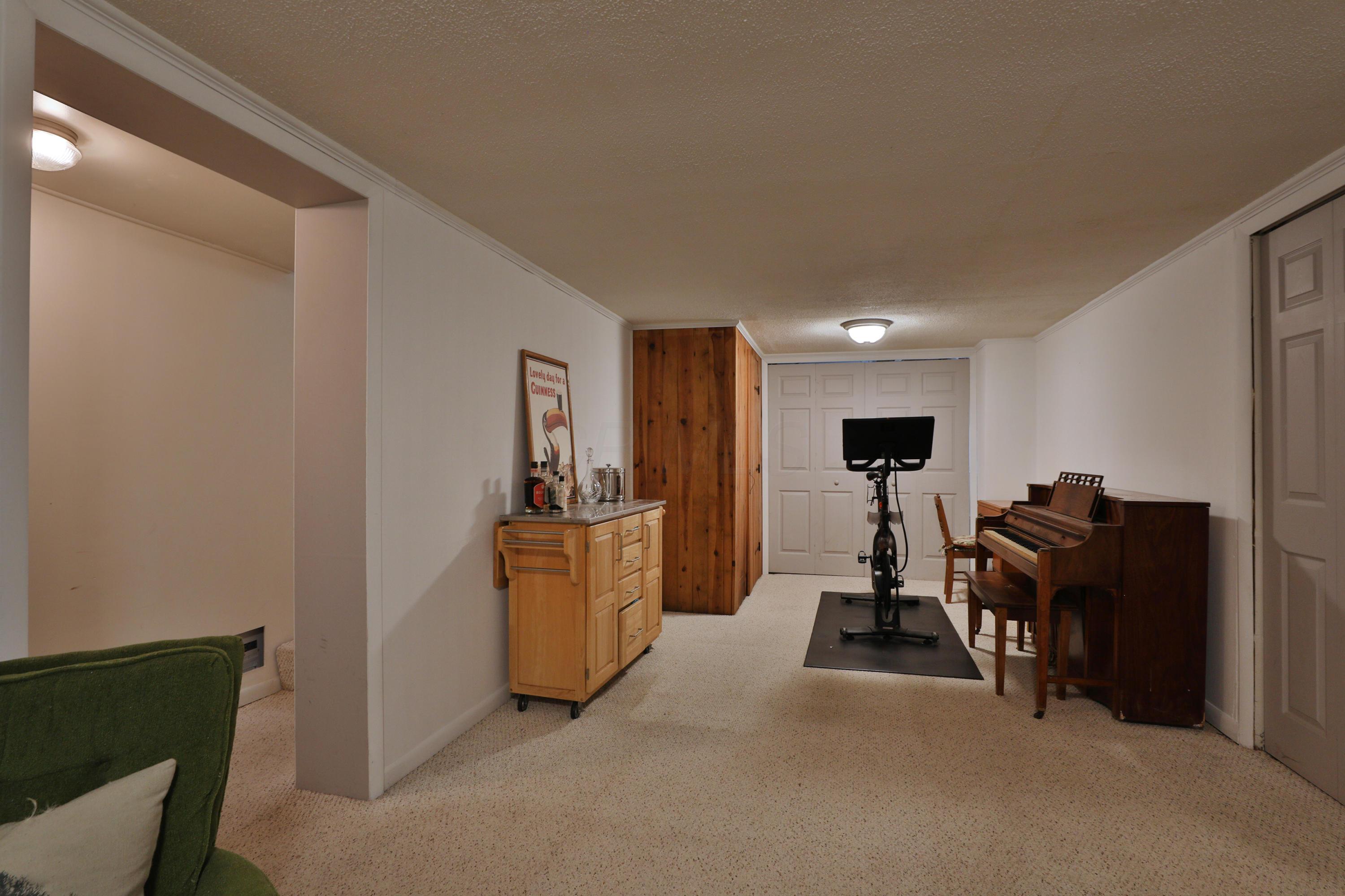 2242 Bristol Road Columbus, OH 43221 - Photo 26 of 33
