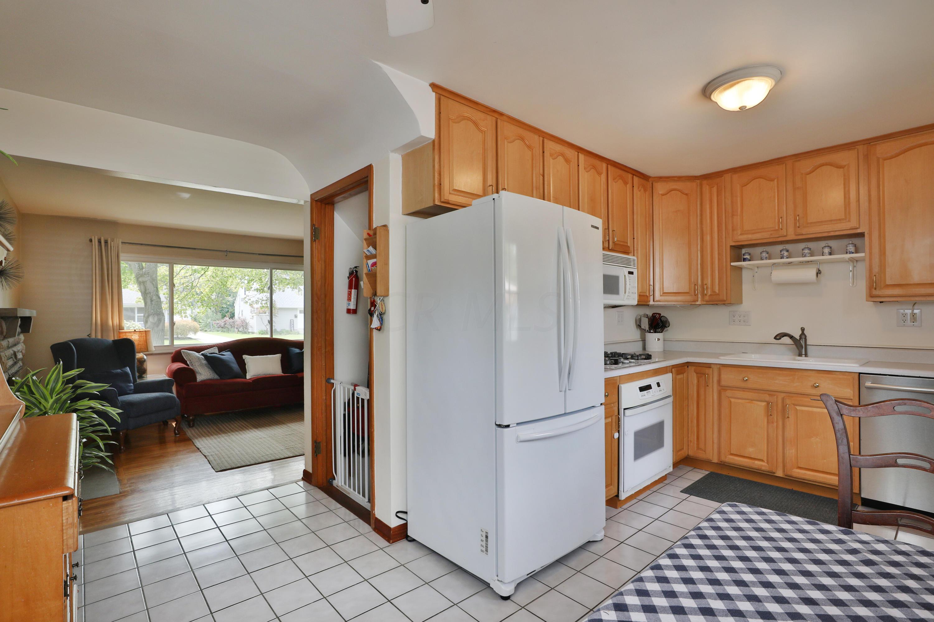 2242 Bristol Road Columbus, OH 43221 - Photo 8 of 33